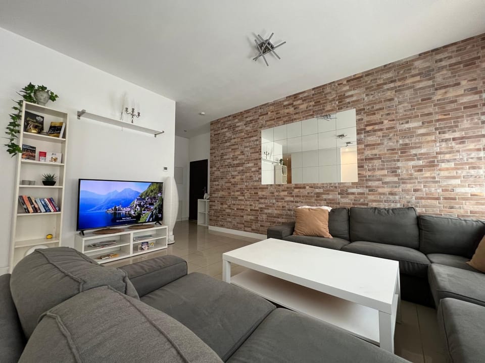 3 Bedroom, 160 qm, Balcony, Center Apartment in Saarbrücken