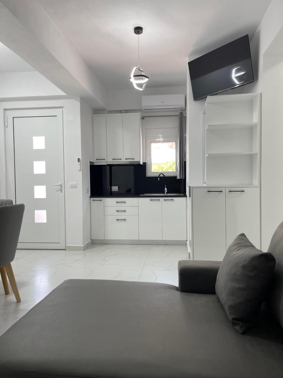 White House Dami Apartment in Sarandë