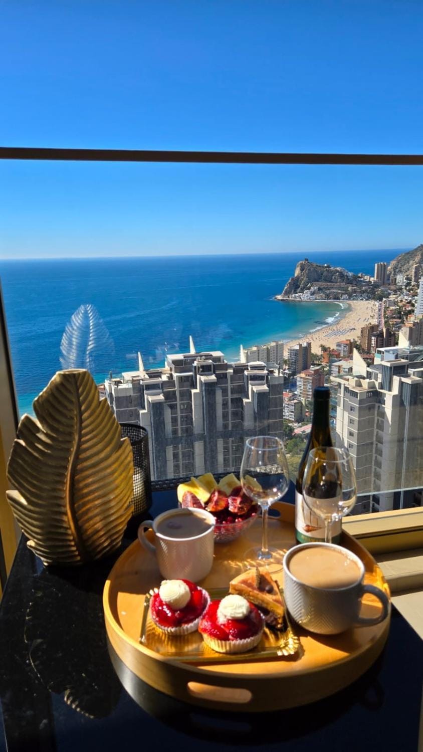 View (from property/room), Balcony/Terrace, Food and drinks, City view, Sea view