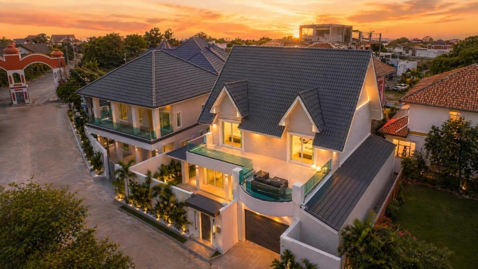 New 2024 - 5BR Pool Villa with Private KTV Room Villa in Pattaya City