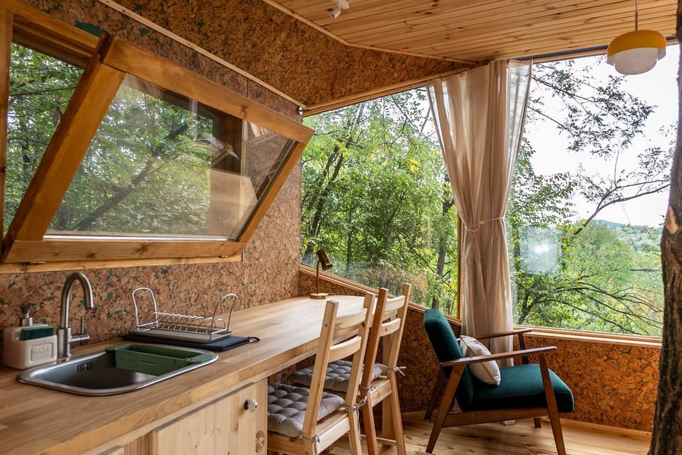 Day, Natural landscape, Garden, Kitchen or kitchenette, Dining area, Garden view, Mountain view