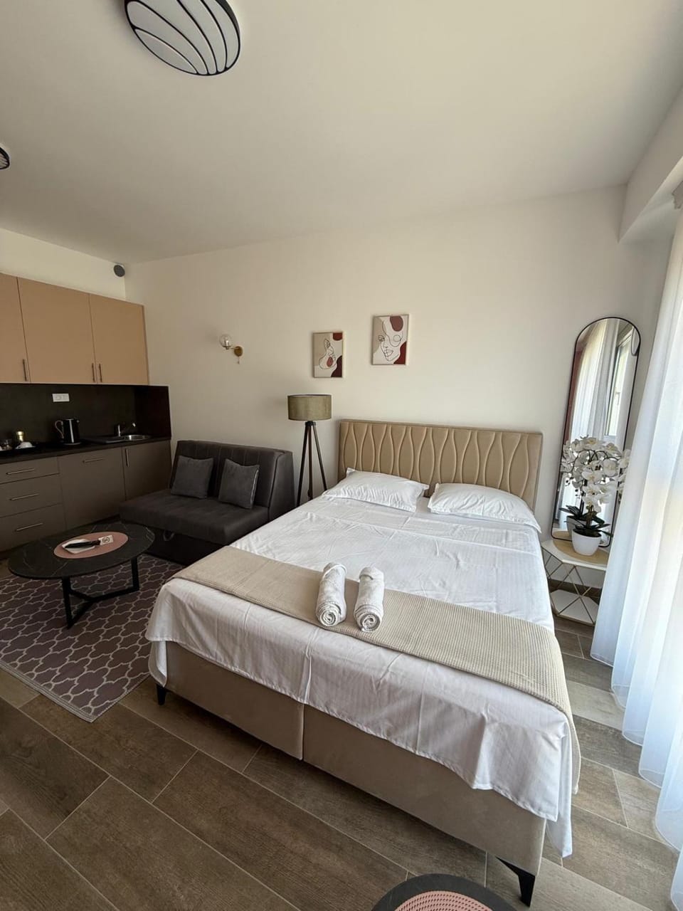 Bed, Living room, kitchen