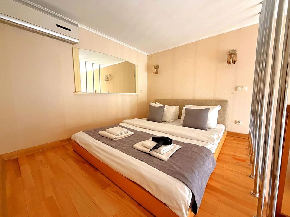 Bed, Photo of the whole room, Bedroom, towels, wardrobe, air conditioner