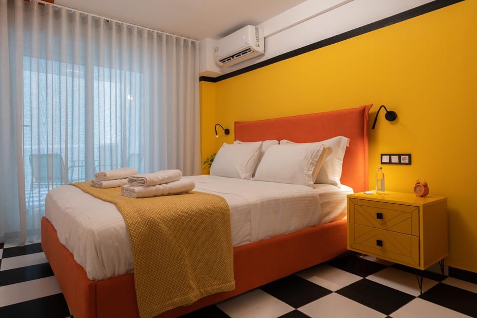 Photo of the whole room, Bedroom, air conditioner