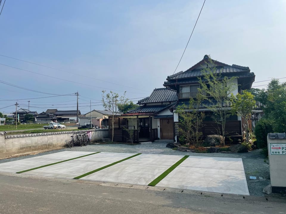 Property building, Day, Street view