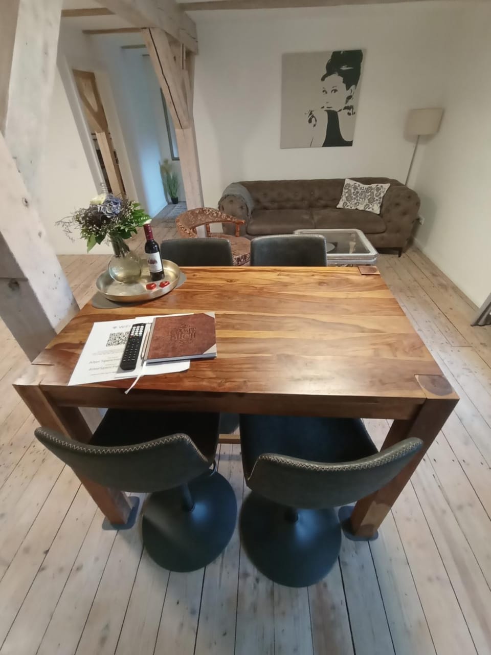 Living room, Seating area, Dining area