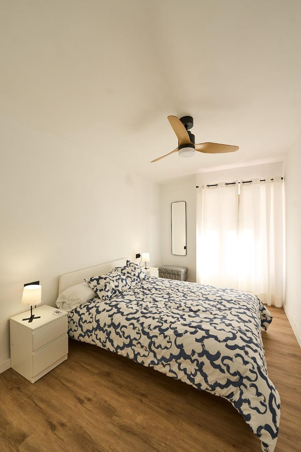 Bed, Photo of the whole room, Bedroom