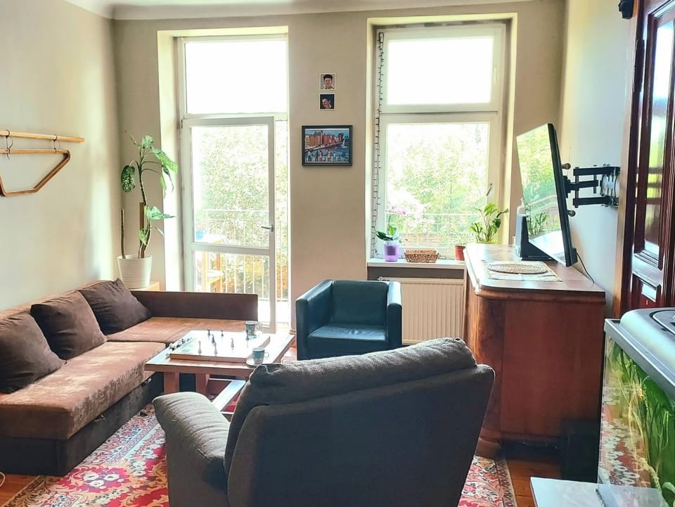 Wygodne rodzinne 95m2, 5min do Starówki, opcja darmowego parkingu, salon i 2 sypialnie Apartment in Gdansk