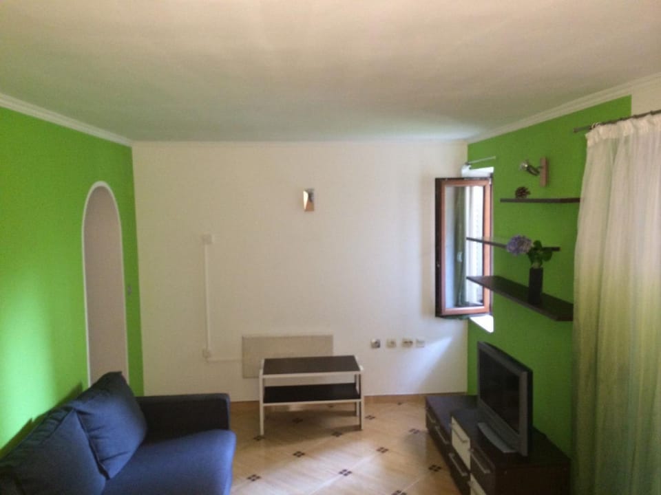 Green Apartment Sv. Stefan Apartment in Sveti Stefan