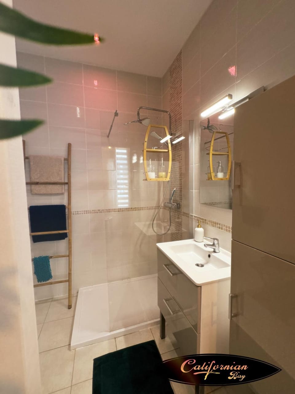 Shower, Bathroom, towels