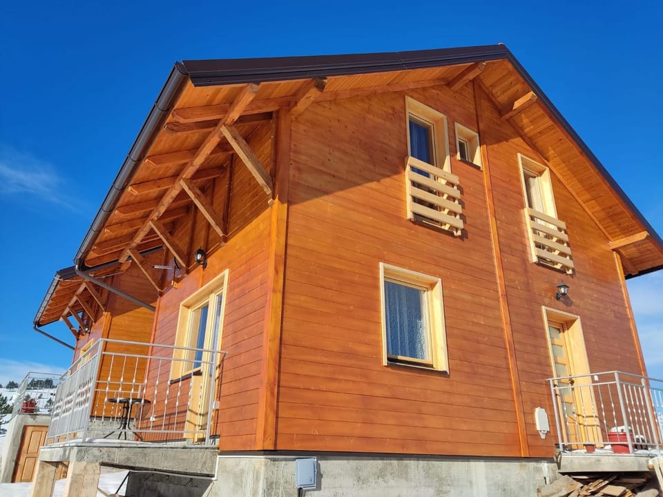Property building, View (from property/room), Balcony/Terrace