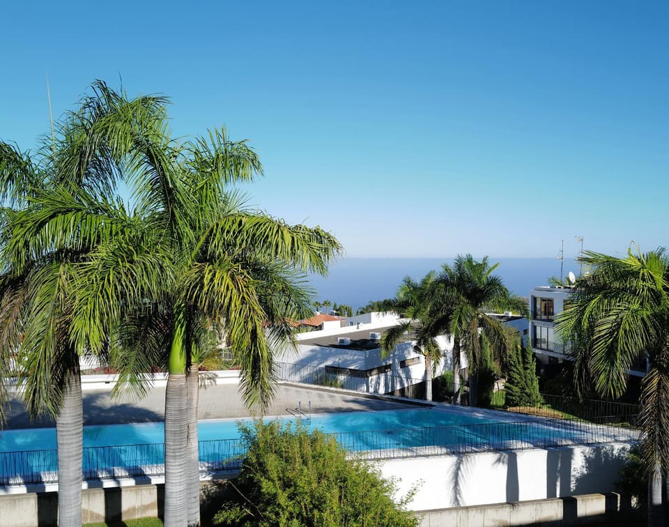 Pool view, Sea view, Swimming pool