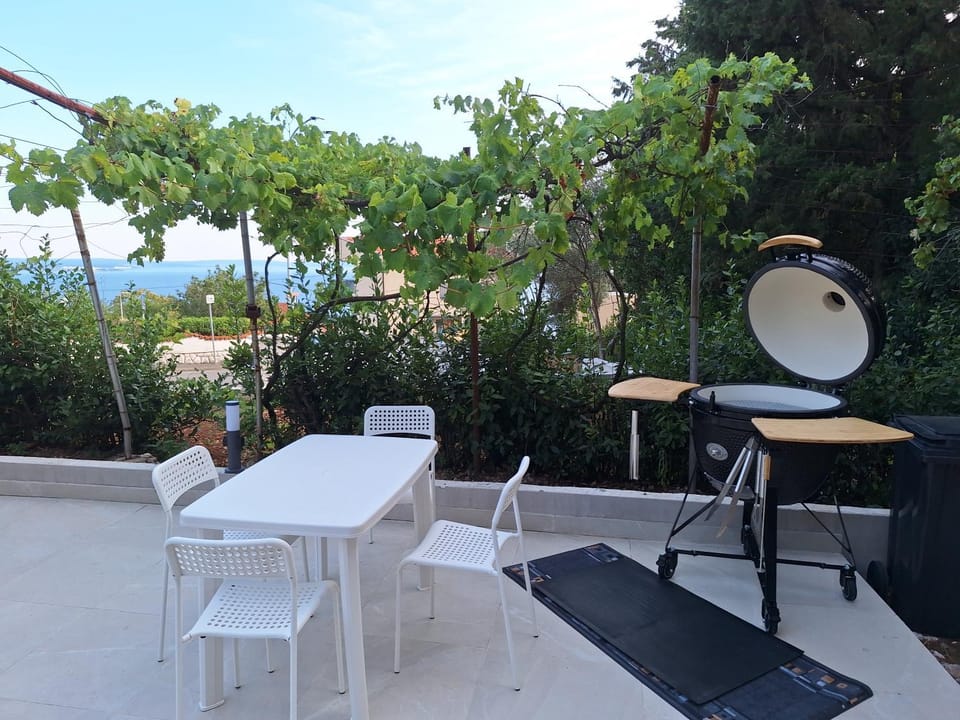 Garden, Balcony/Terrace, Seating area, Dining area, Garden view