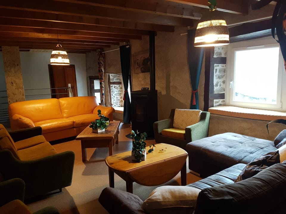 Living room, Seating area, fireplace