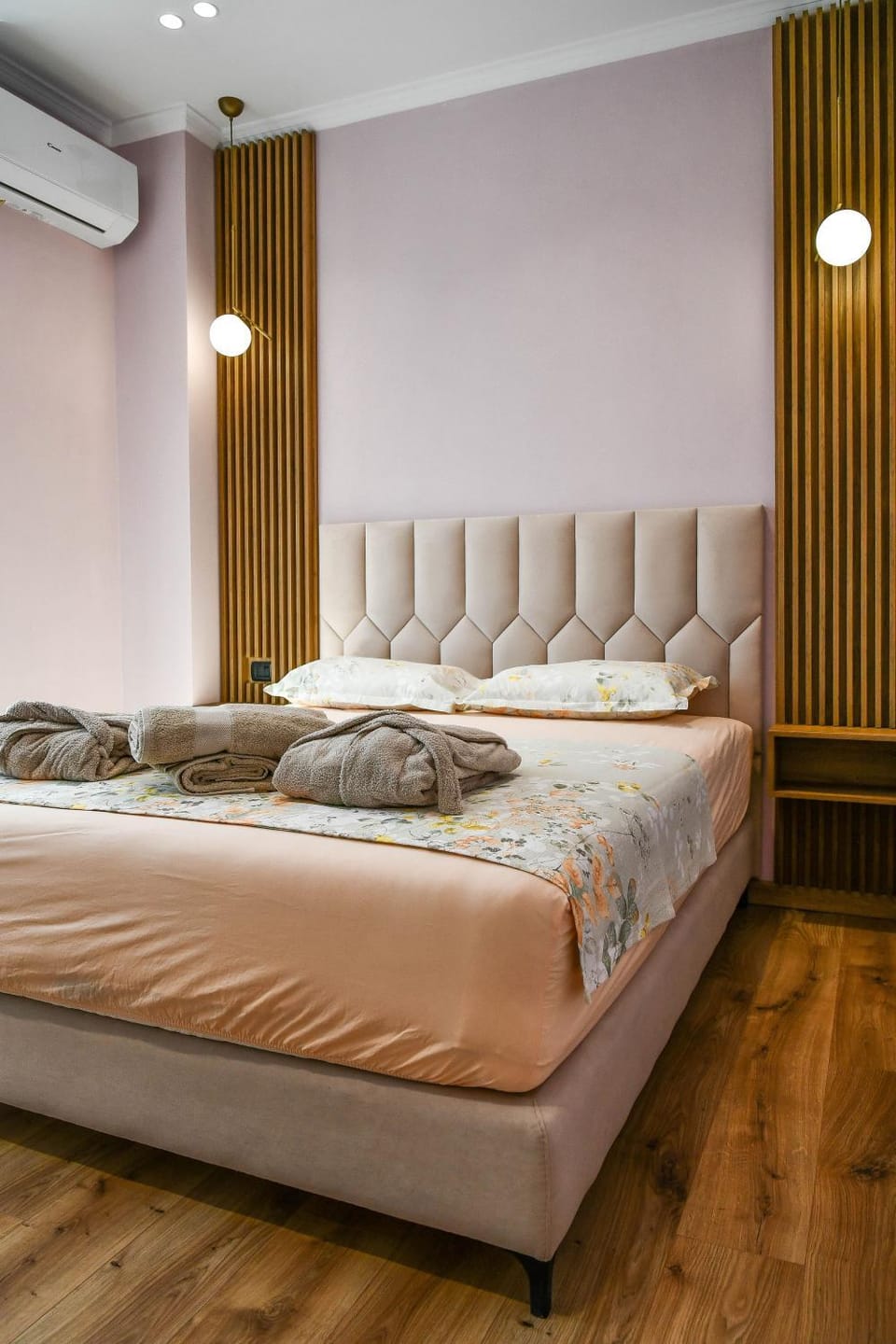 Bed, Bedroom, air conditioner