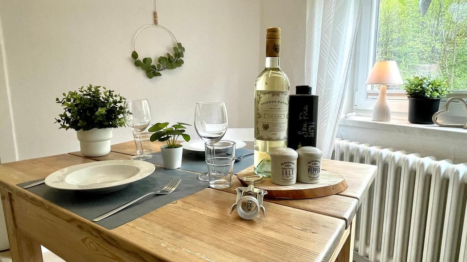 Dining area, kitchen