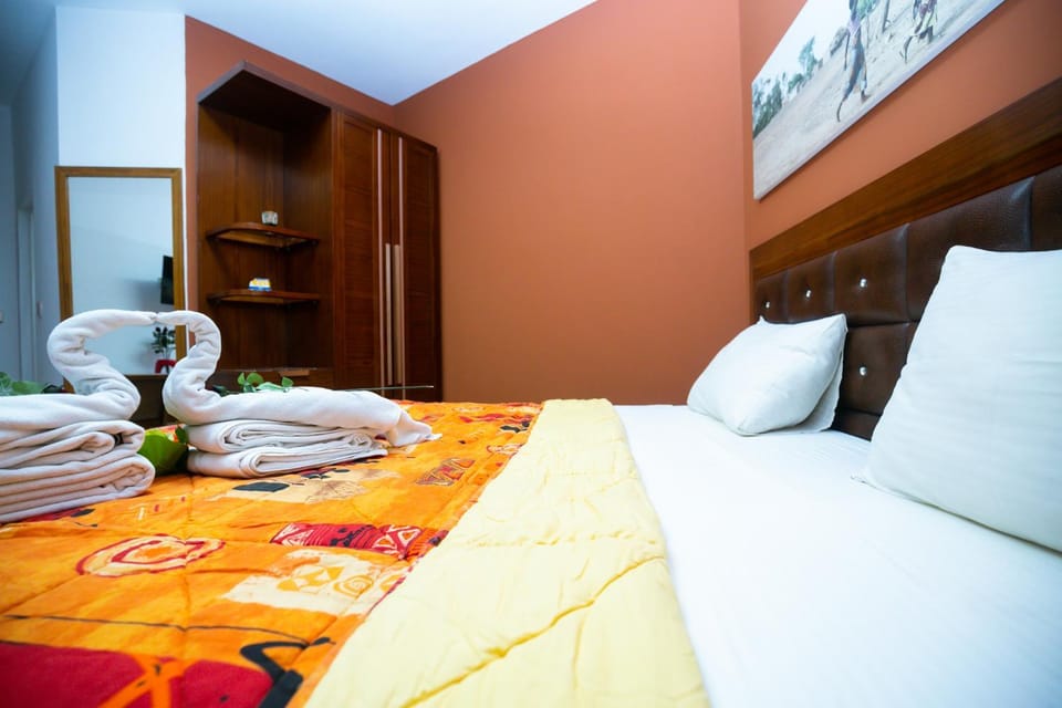 Bed, Bedroom, towels, wardrobe