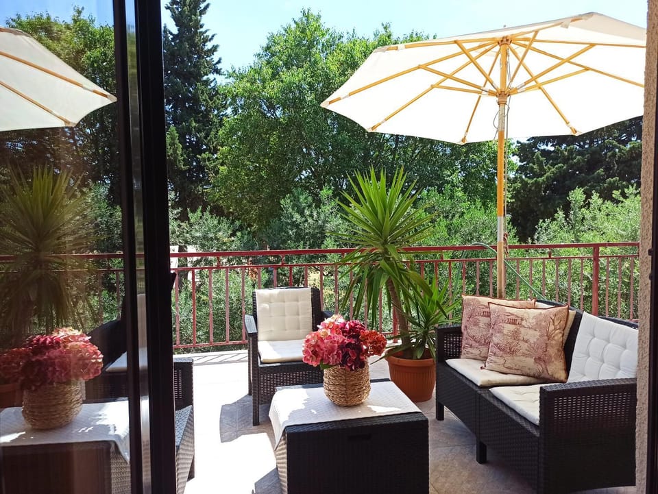 Balcony/Terrace, Seating area, Garden view