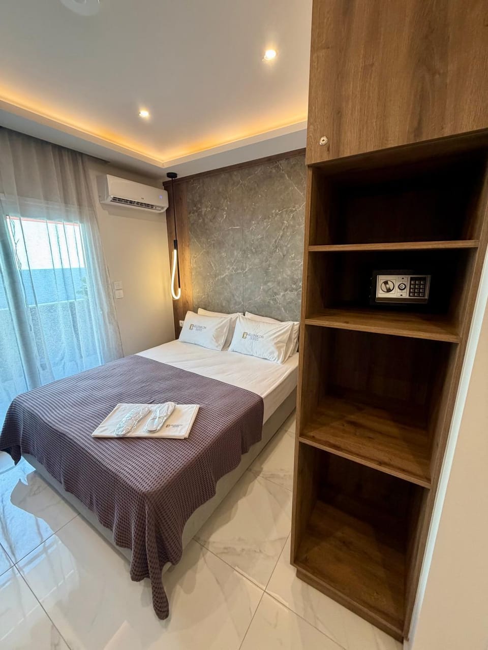Bed, Bedroom, wardrobe, air conditioner