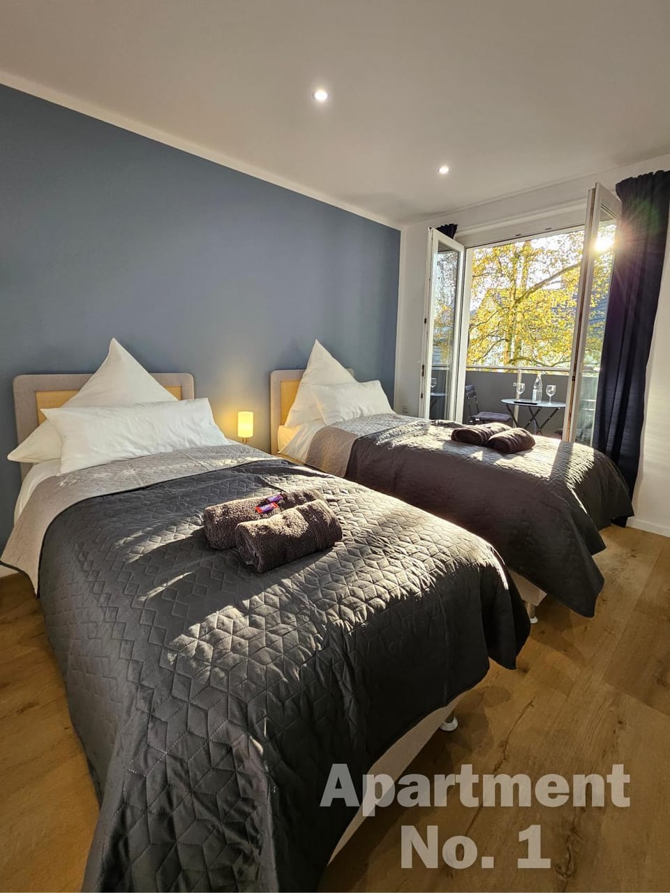 Bed, Balcony/Terrace, Balcony/Terrace, Photo of the whole room, Bedroom, towels, towels