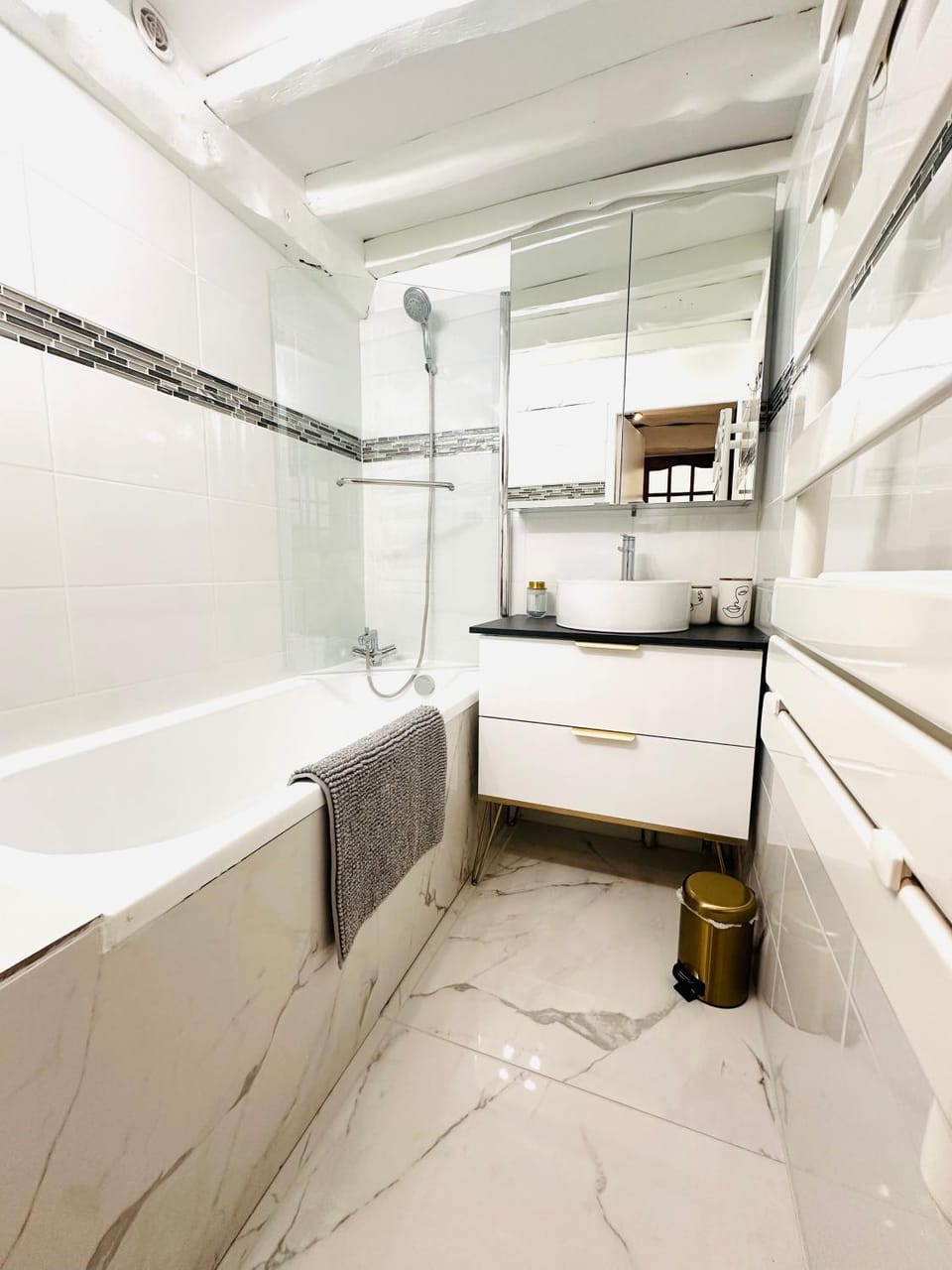 Bathroom, Bath