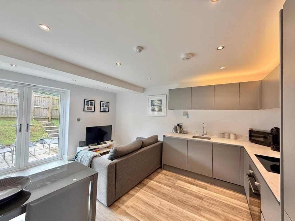 Garden, Living room, kitchen