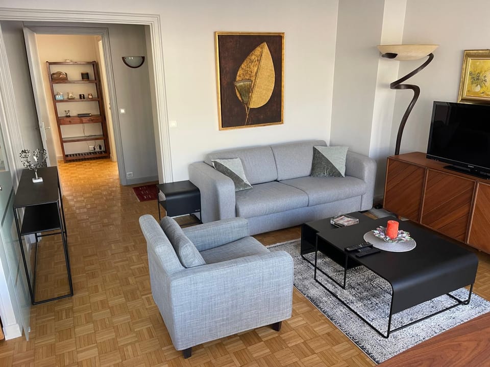 Communal lounge/ TV room, TV and multimedia, Living room