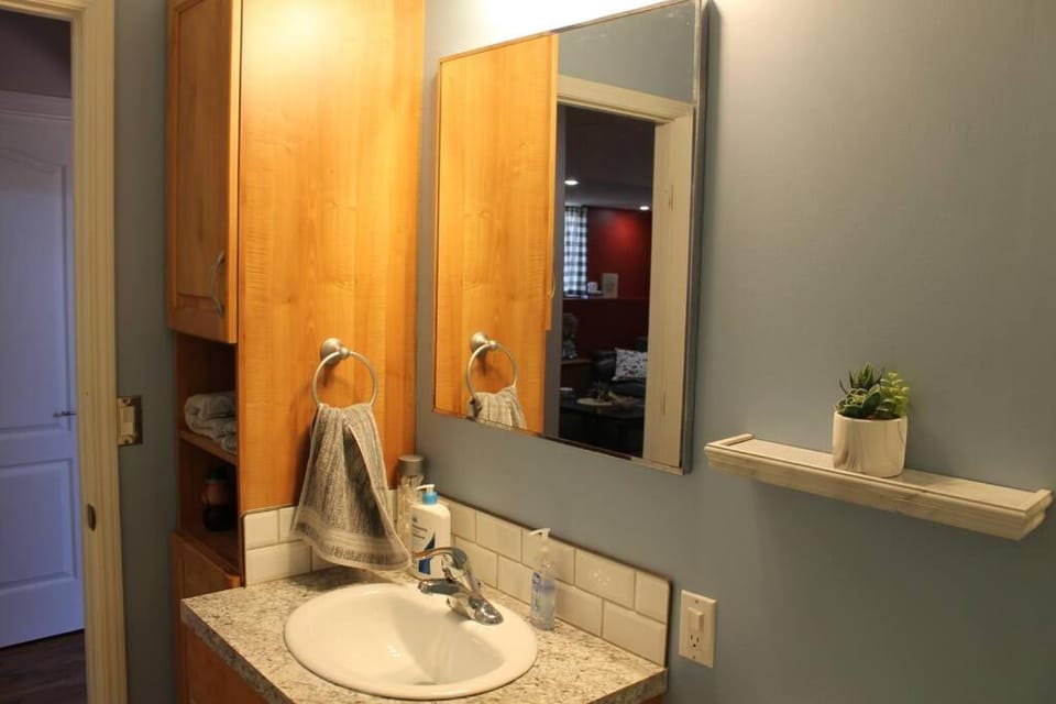 Cozy Lodge Suite Apartment in Sylvan Lake