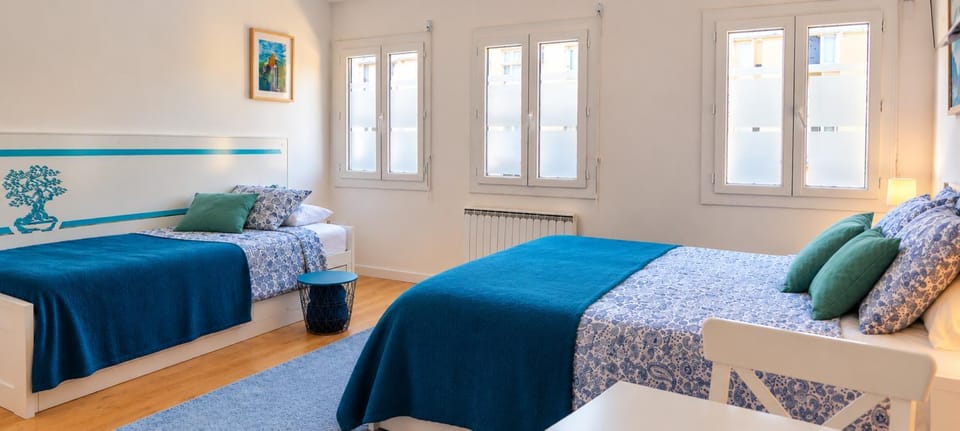 Bed, Night, Living room