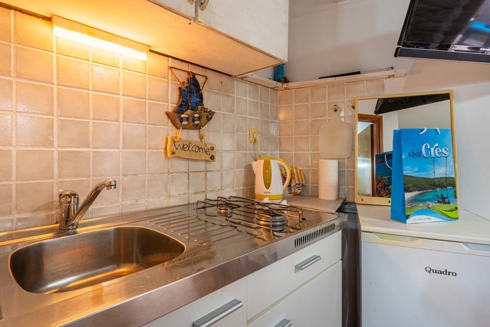 Studio Apartman Estera Apartment in Cres