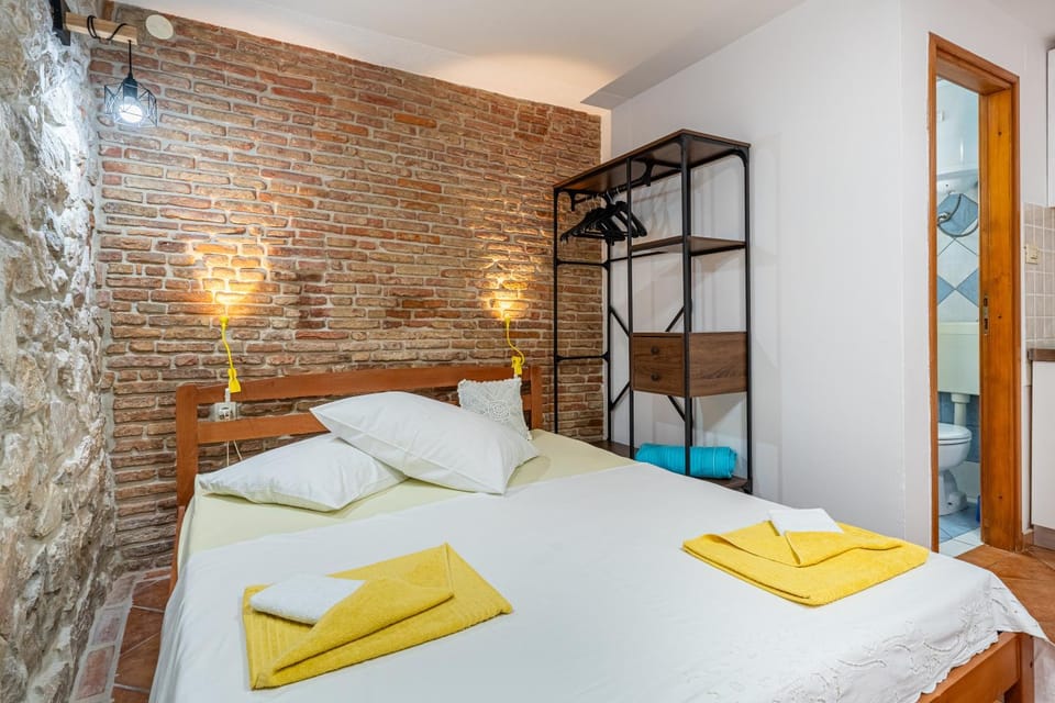 Studio Apartman Estera Apartment in Cres