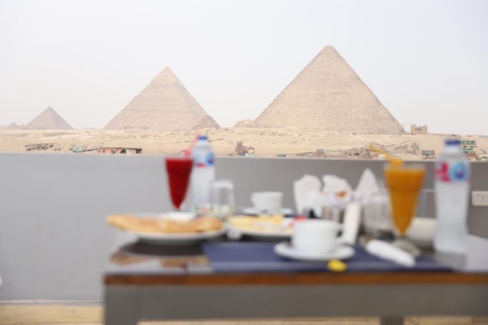 Day, Natural landscape, Food and drinks, Food, Drinks
