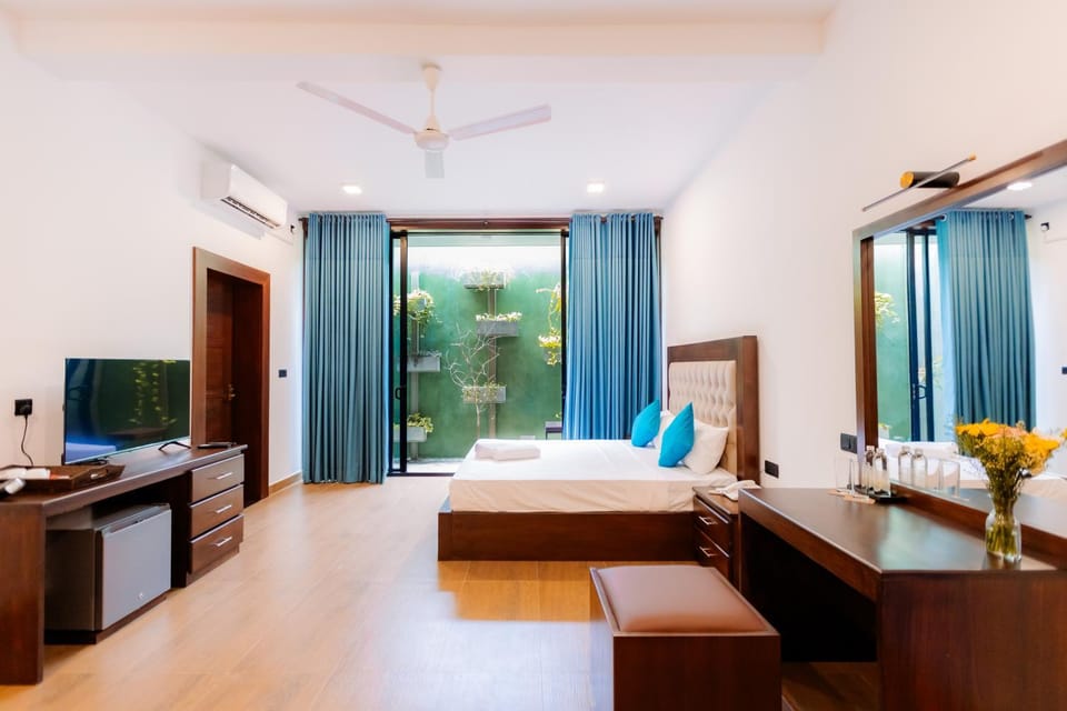 Bed, TV and multimedia, Bedroom, air conditioner