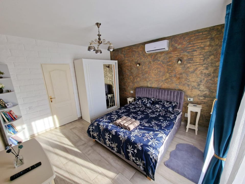 Chic Flat - 24 H self checkin-free parking in the yard Apartment in Cluj County