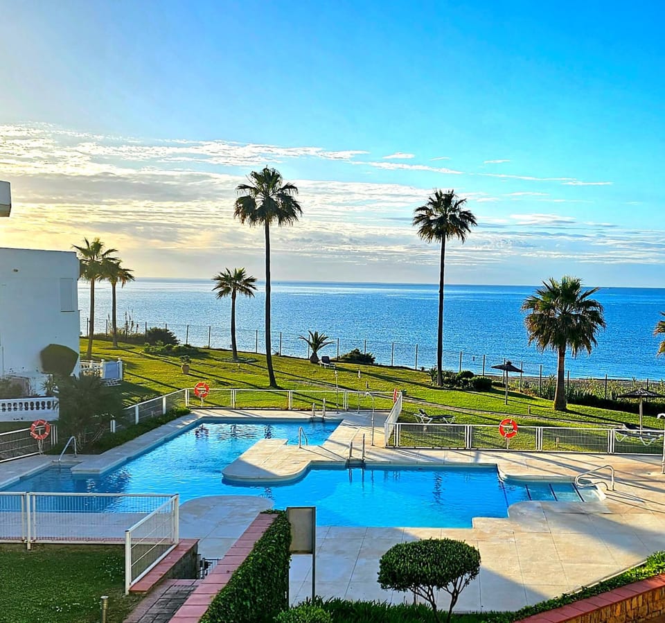 Day, Natural landscape, Pool view, Swimming pool
