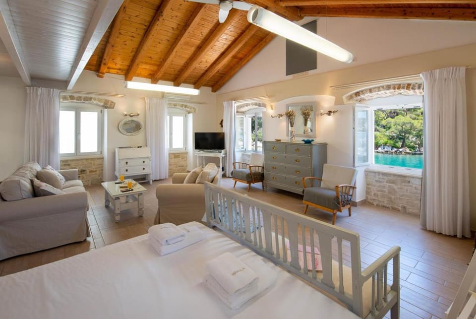 Living room, Bedroom