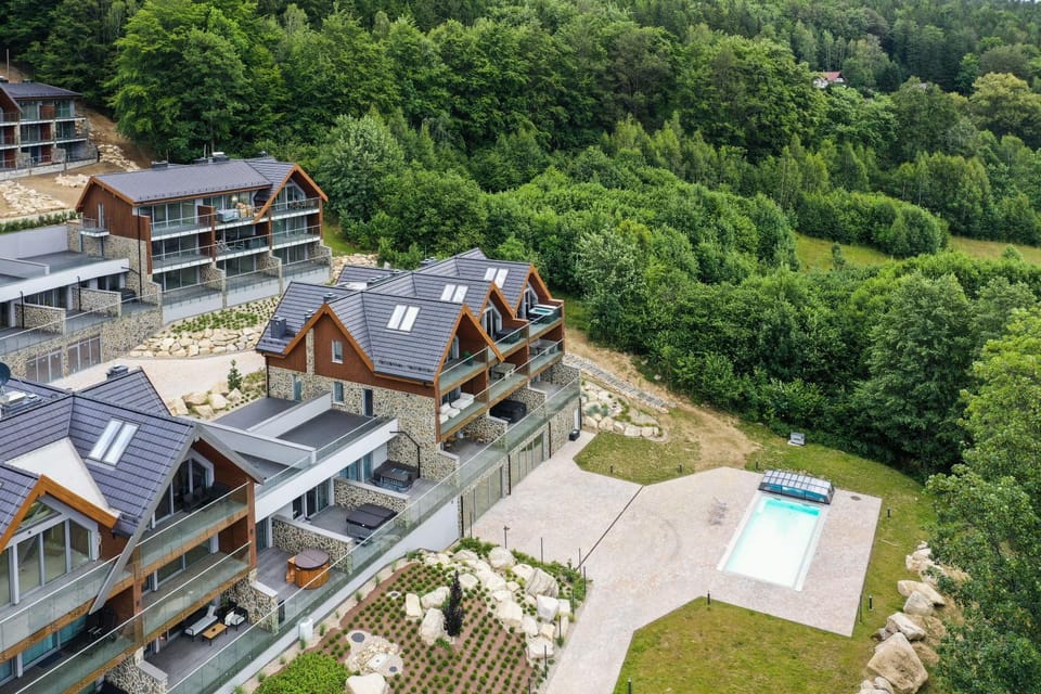 RajSki Apartament 203 z WIDOKIEM NA GÓRY I PRYWATNYM JACUZZI NA BALKONIE Apartment in Lower Silesian Voivodeship