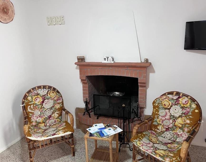 Living room, fireplace