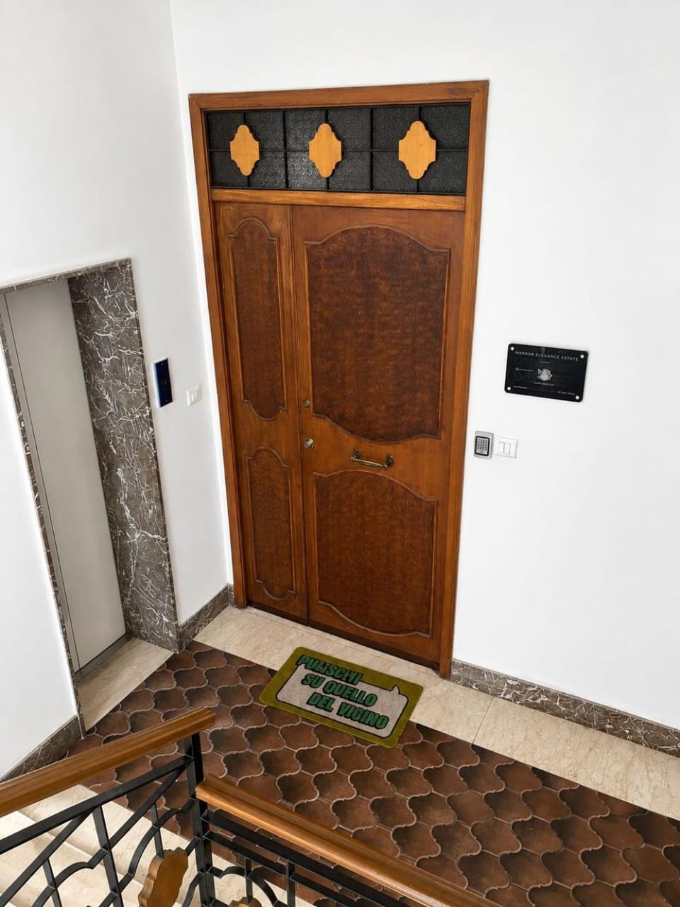 Facade/entrance