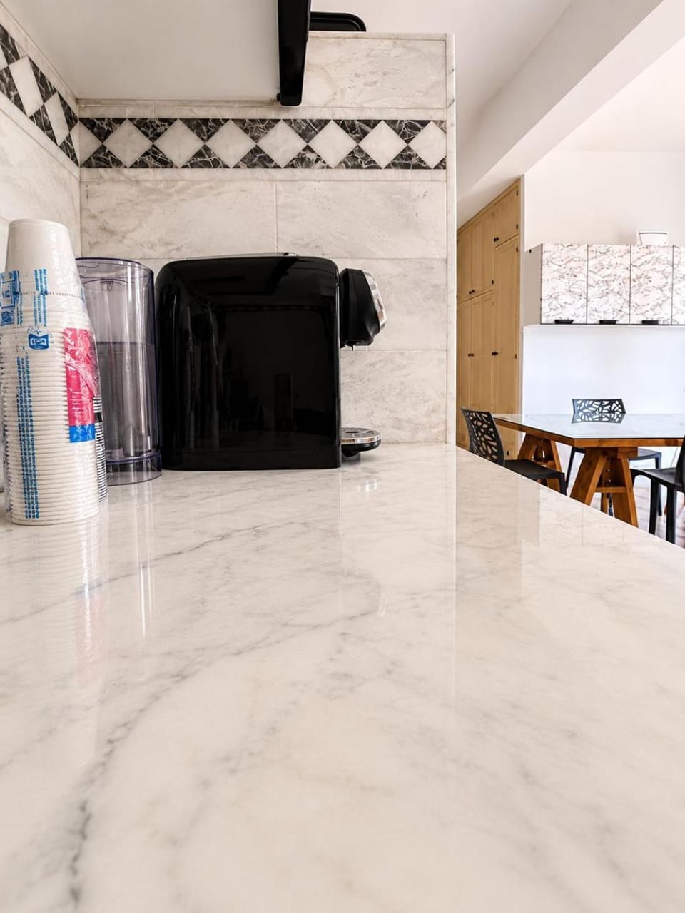 Kitchen or kitchenette, Dining area
