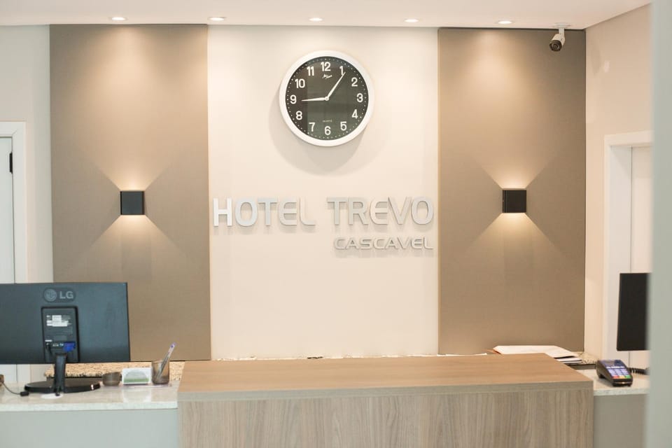 Staff, Facade/entrance, On site