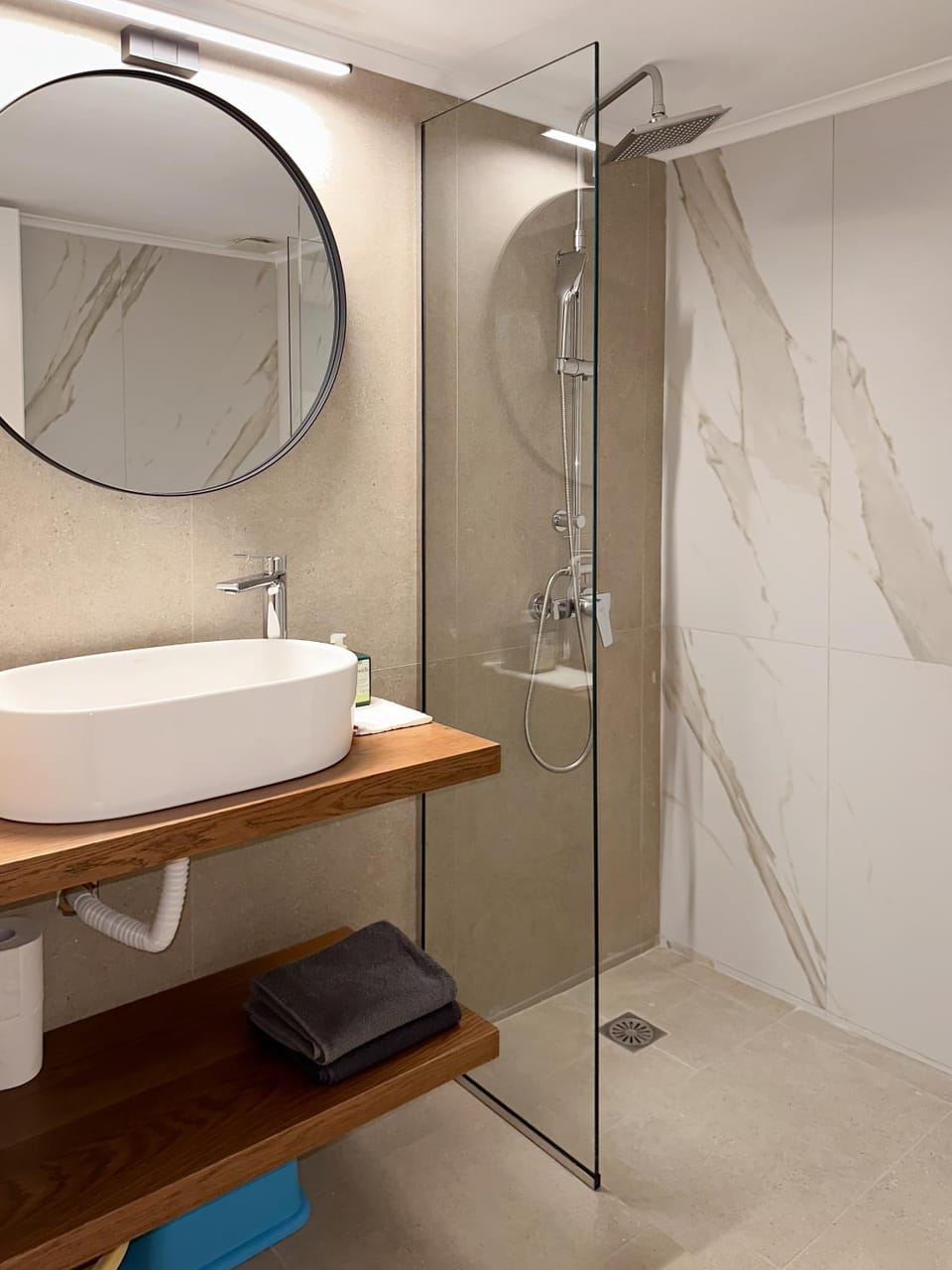 Shower, Bathroom