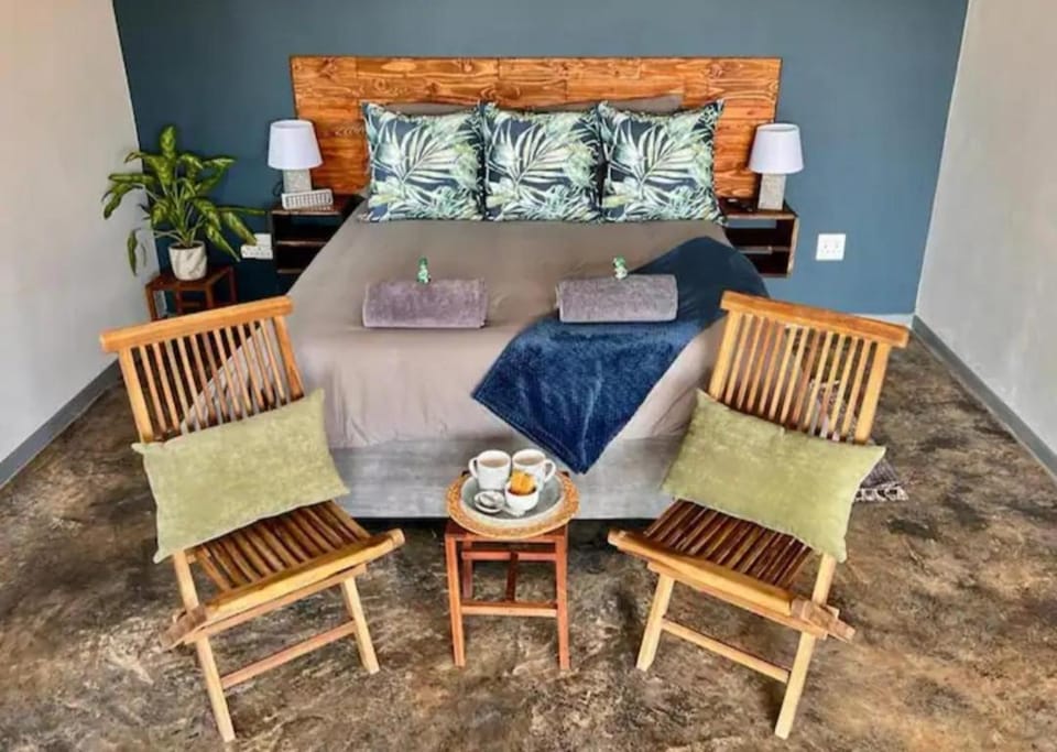 Seating area, Bedroom
