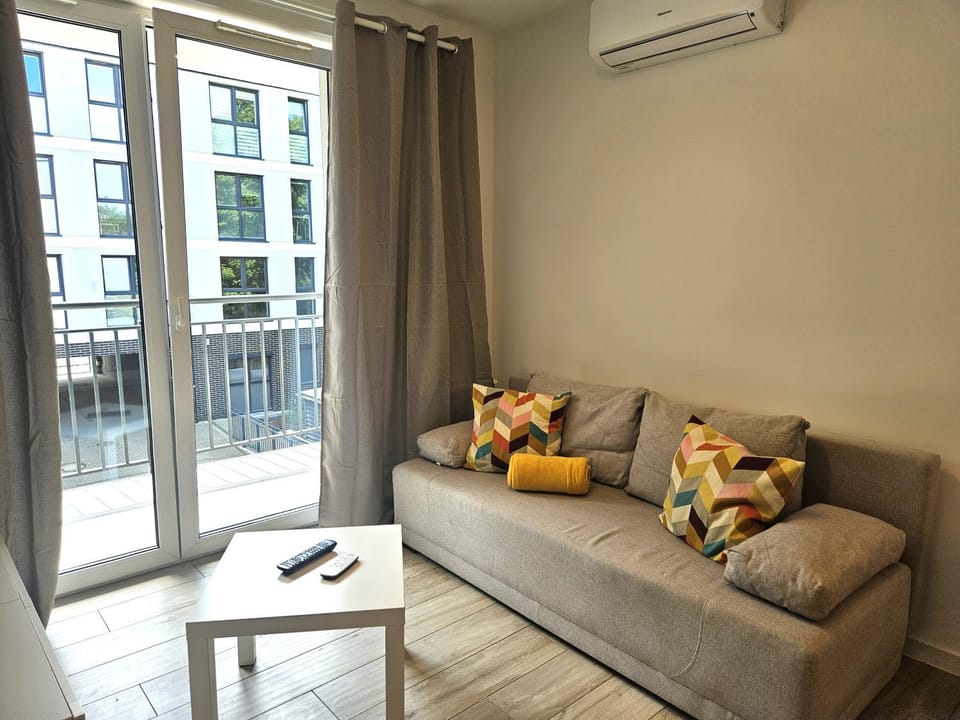 Living room, Seating area, air conditioner
