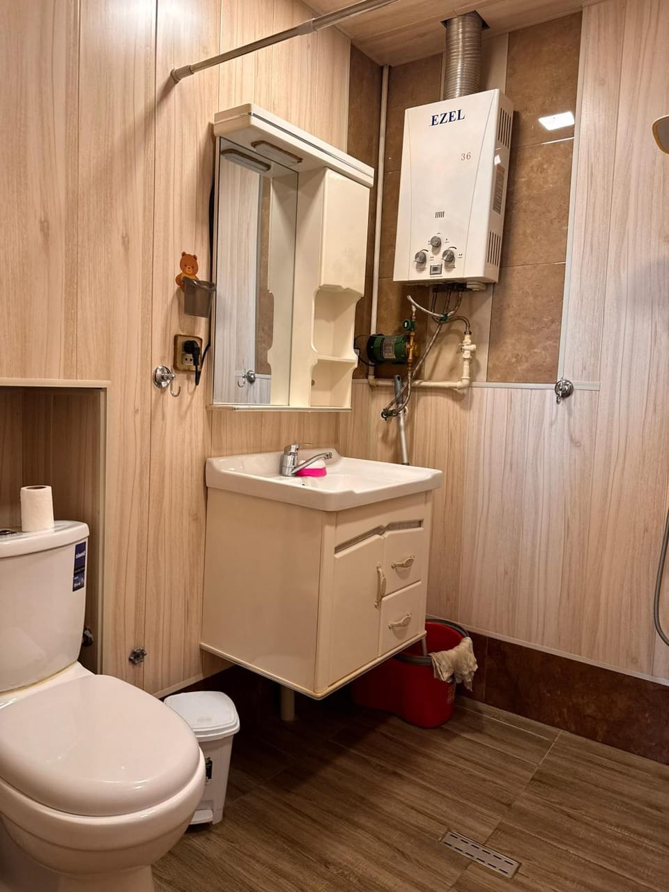 Shower, Toilet