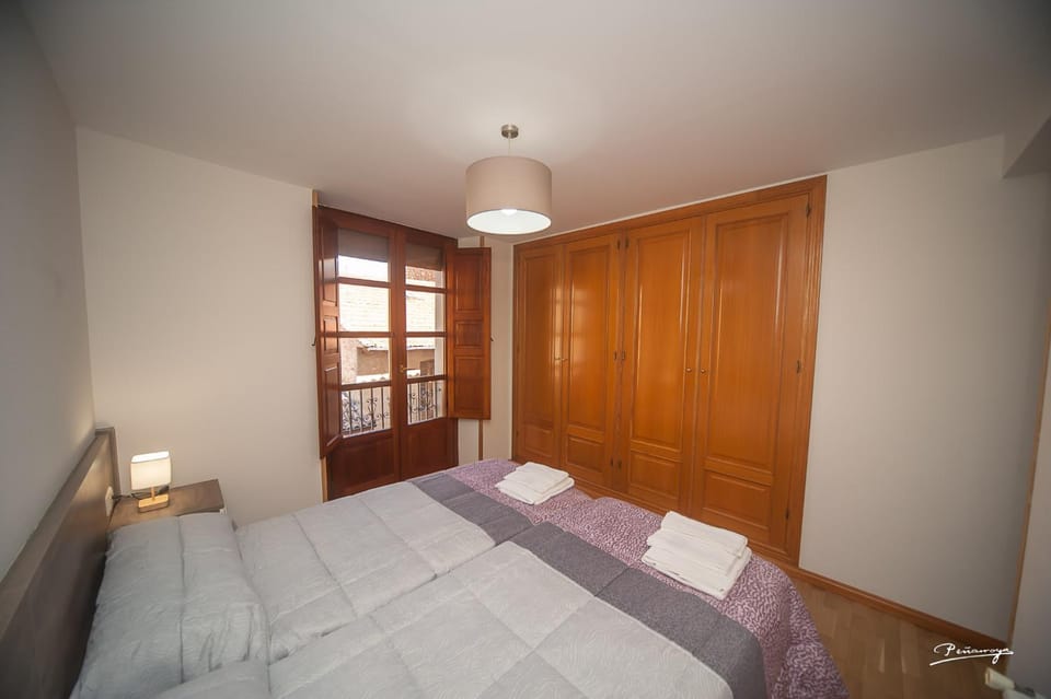 Bed, Photo of the whole room, Bedroom, wardrobe