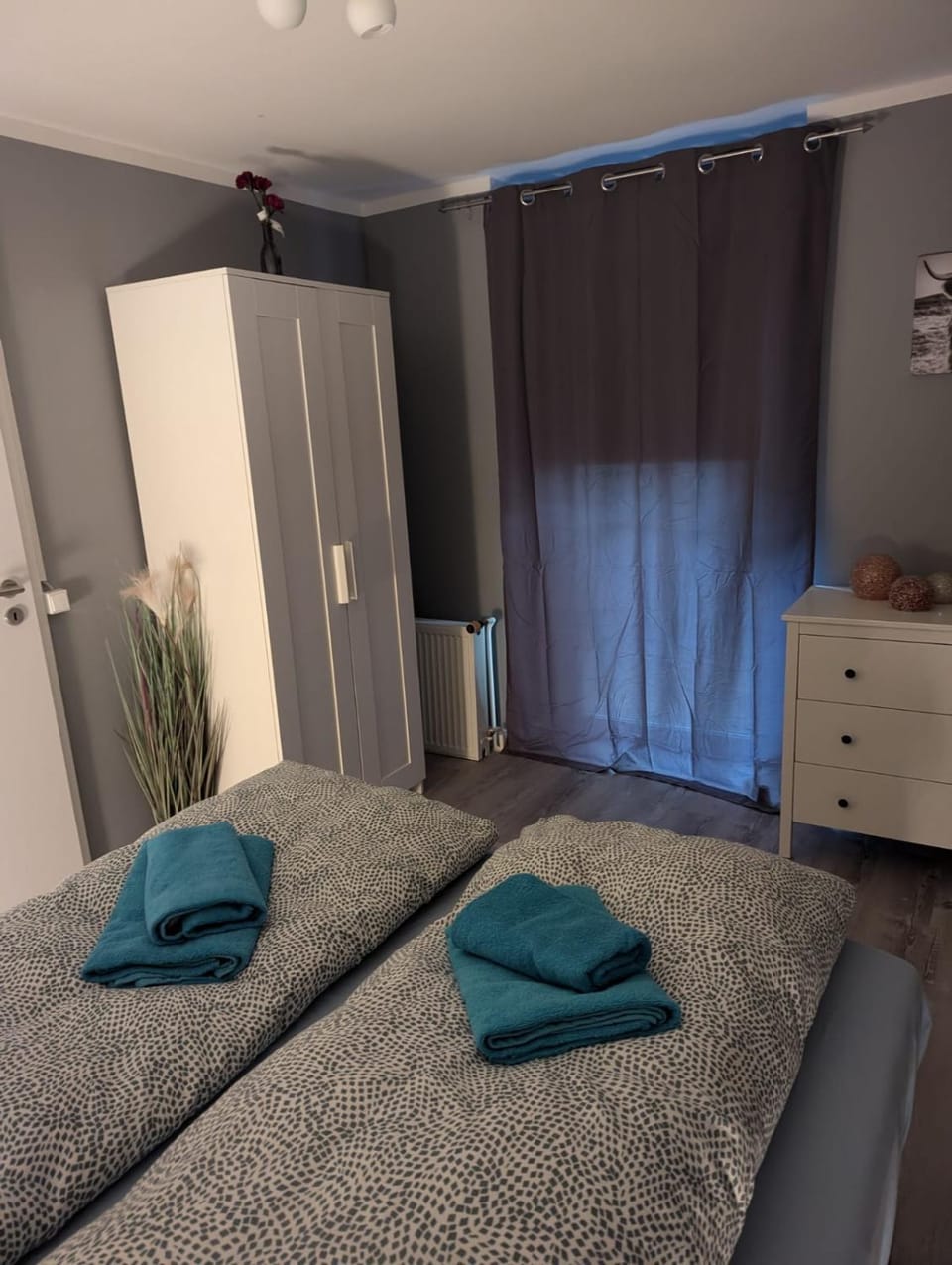 Bed, Bedroom, towels, wardrobe