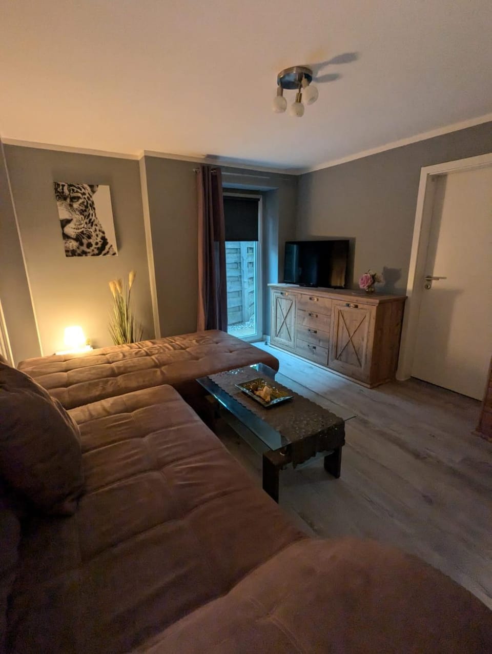 TV and multimedia, Living room, Photo of the whole room, Seating area