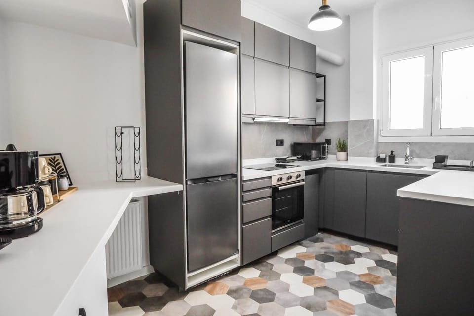3BD with Temple of Zeus View, 5 min to Acropolis Apartment in Athens