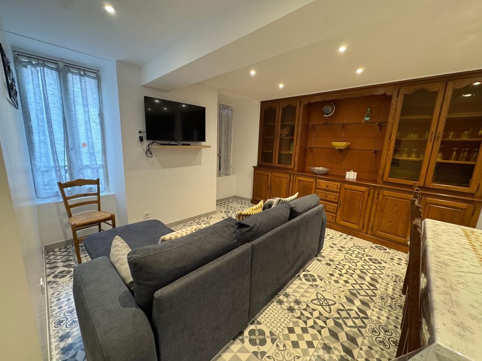 Communal lounge/ TV room, TV and multimedia, Living room